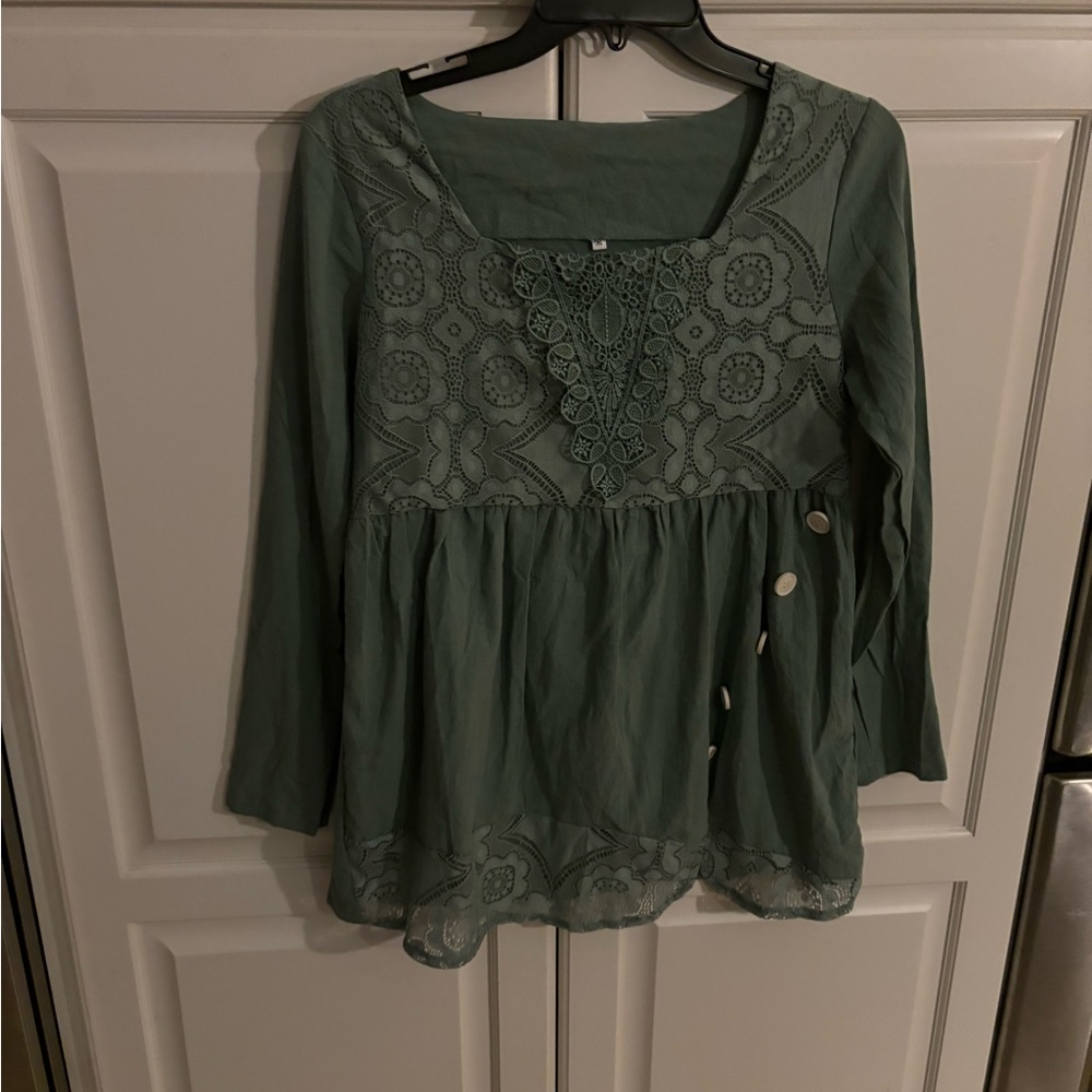 Just‎ fashion now gorgeous leaf green boho top.  Size medium